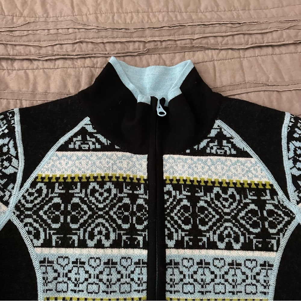 Women's Icelandic Patterned Merino Wool Sweater - Picture 2 of 7